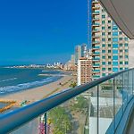 Moderno apartamento en frente de la playa.