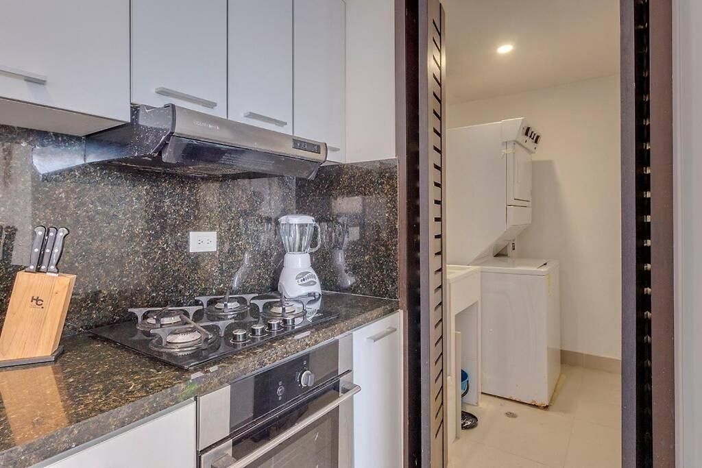 Apartamento Moderno En Frente De La Playa. Cartagena