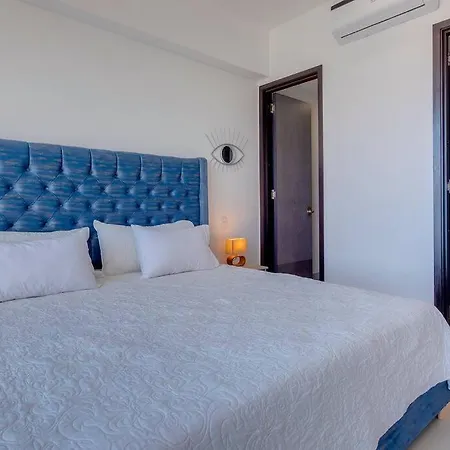 Apartamento Moderno En Frente De La Playa. Cartagena
