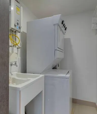 Apartamento Moderno En Frente De La Playa.