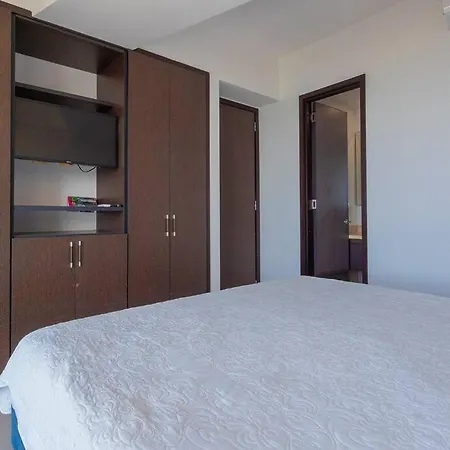 Moderno En Frente De La Playa. Apartamento Cartagena