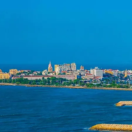 Apartamento Moderno En Frente De La Playa. Cartagena